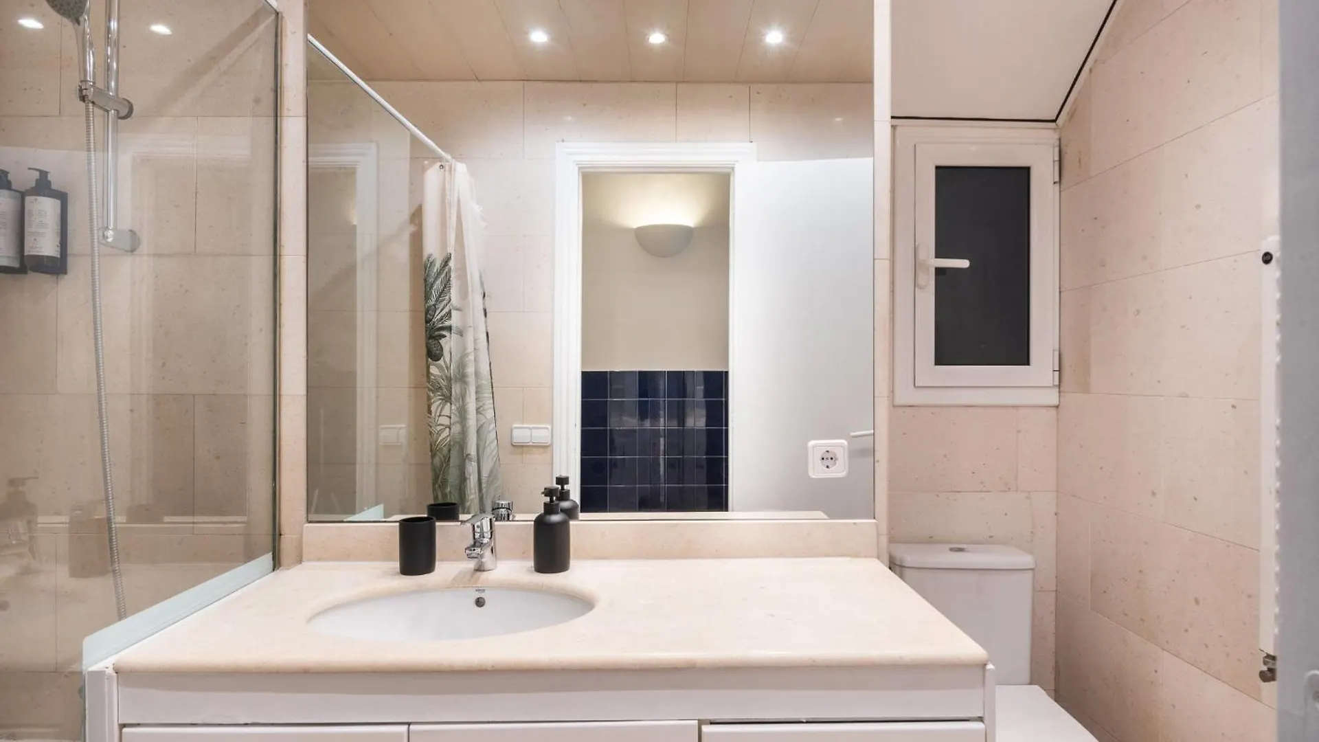 Lejlighed Spacious And Comfortable Apt In The City Center Barcelona