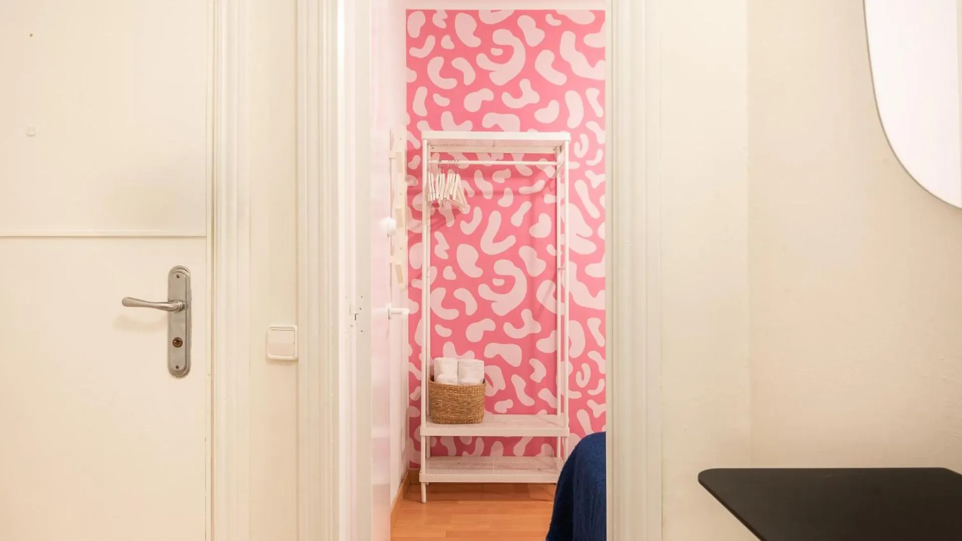 Spacious And Comfortable Apt In The City Center Barcelona 0*,  Spanien