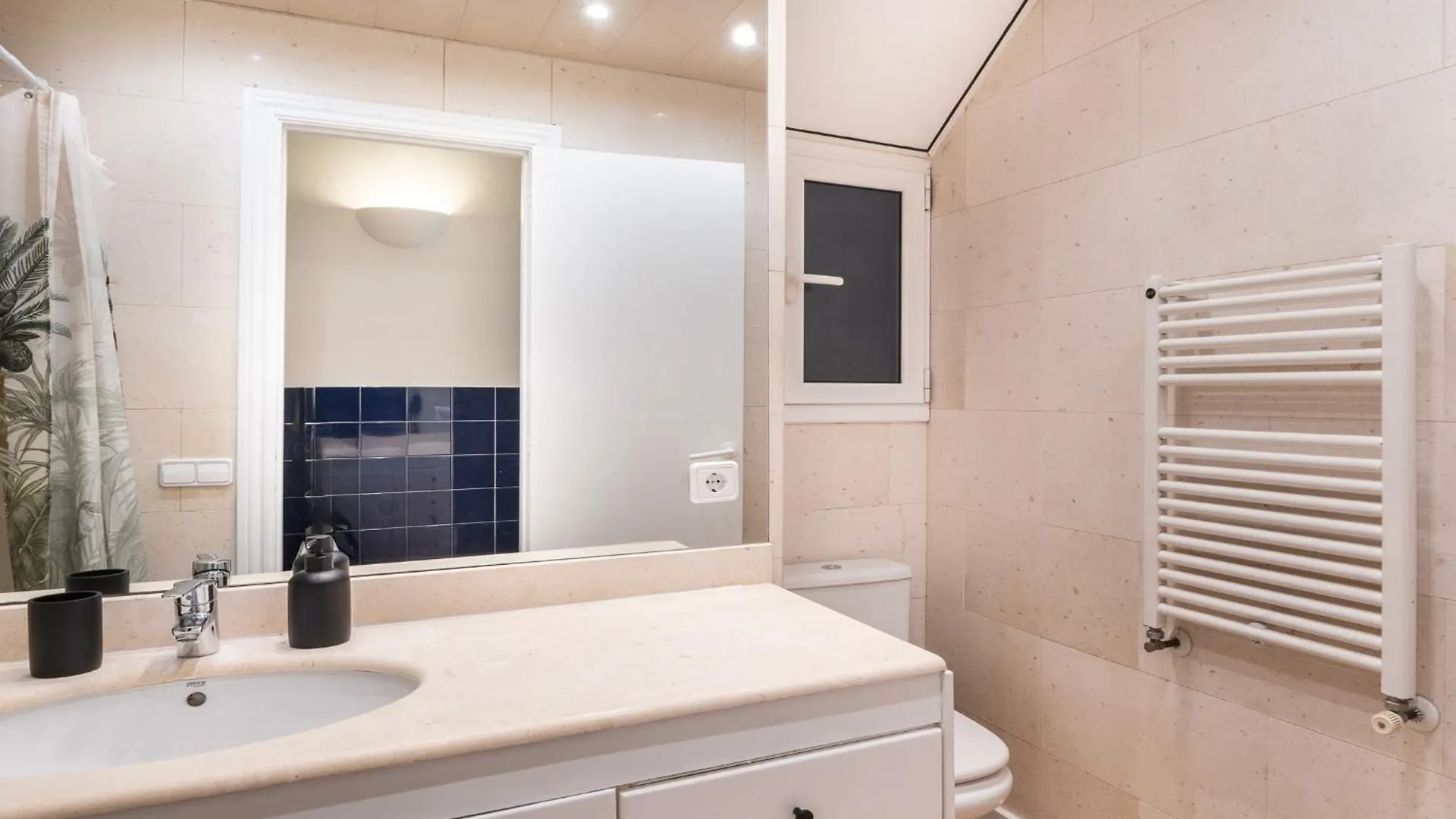 Lejlighed Spacious And Comfortable Apt In The City Center Barcelona Spanien