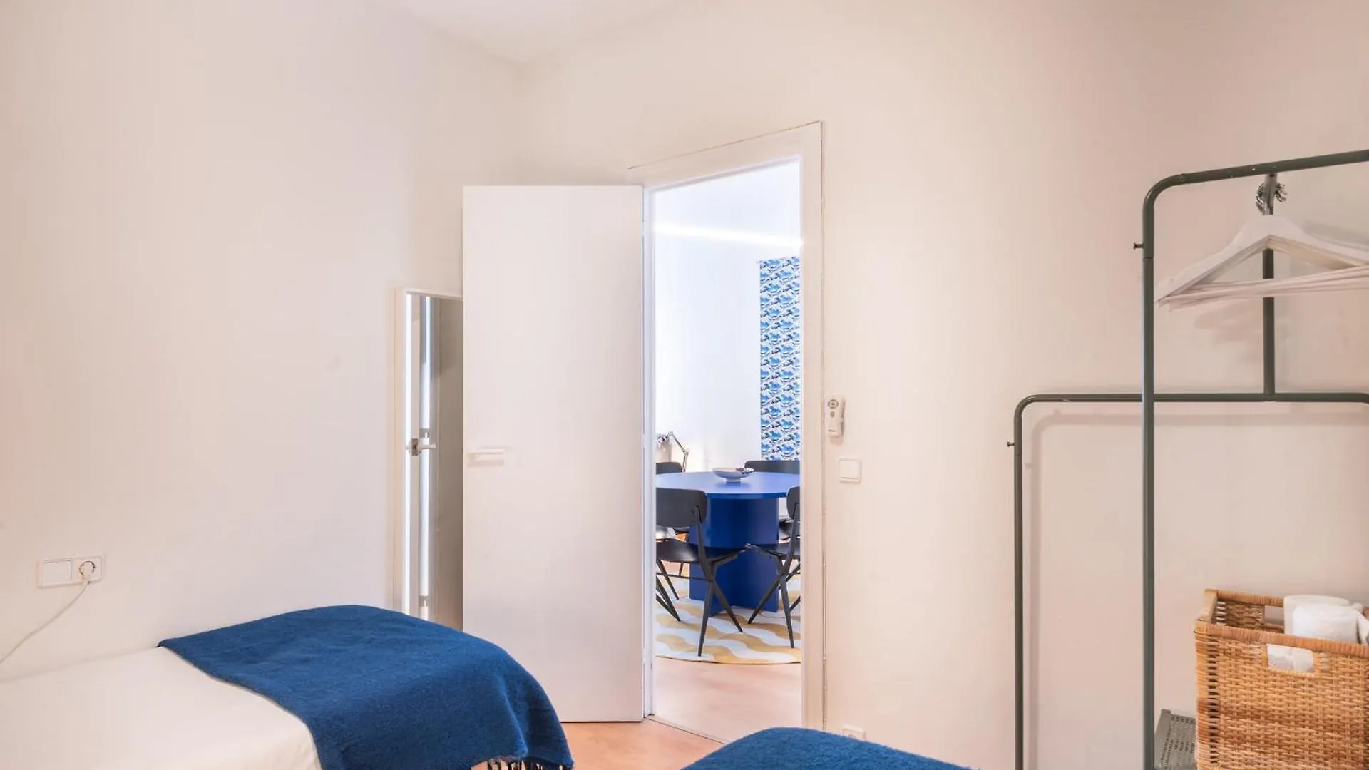 Spacious And Comfortable Apt In The City Center Barcelona
