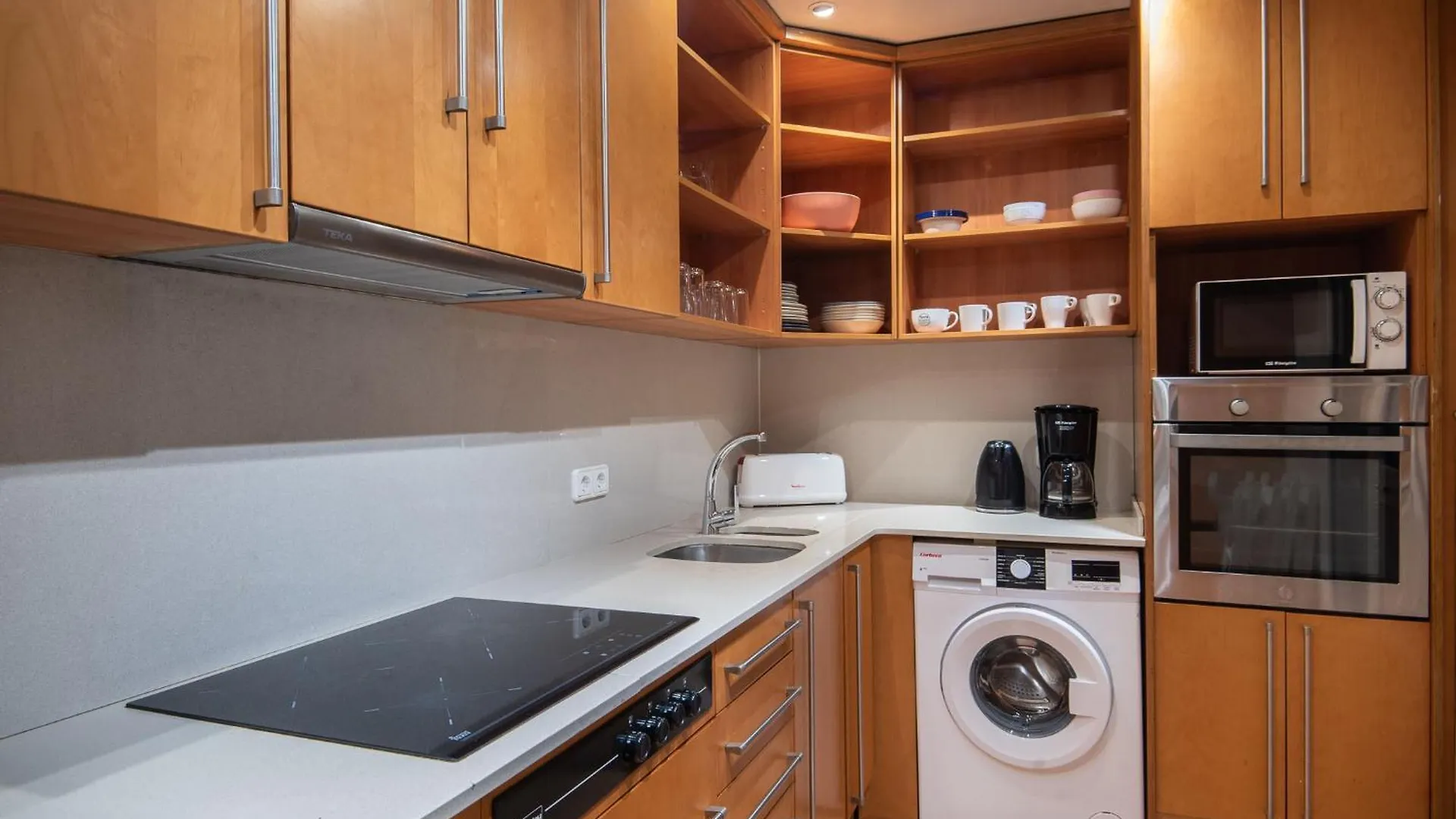 Spacious And Comfortable Apt In The City Center برشلونة شقة