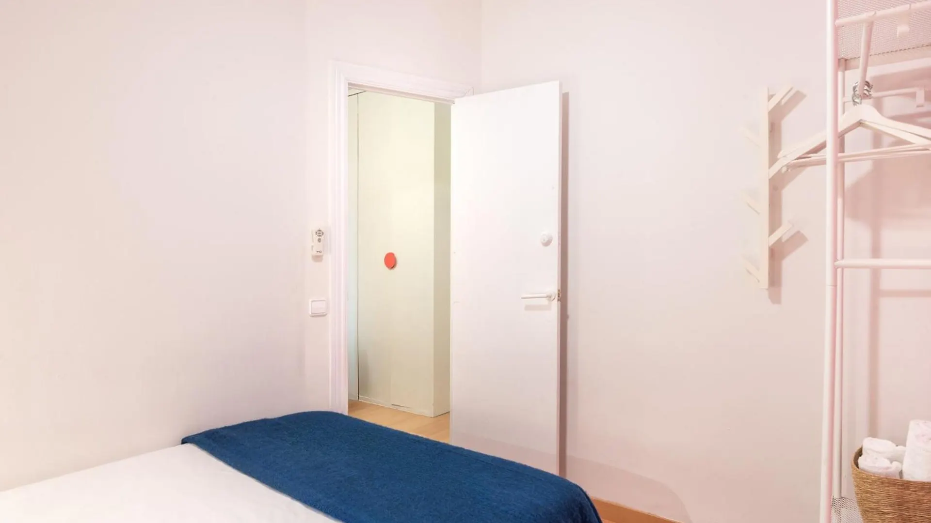 Spacious And Comfortable Apt In The City Center برشلونة إسبانيا